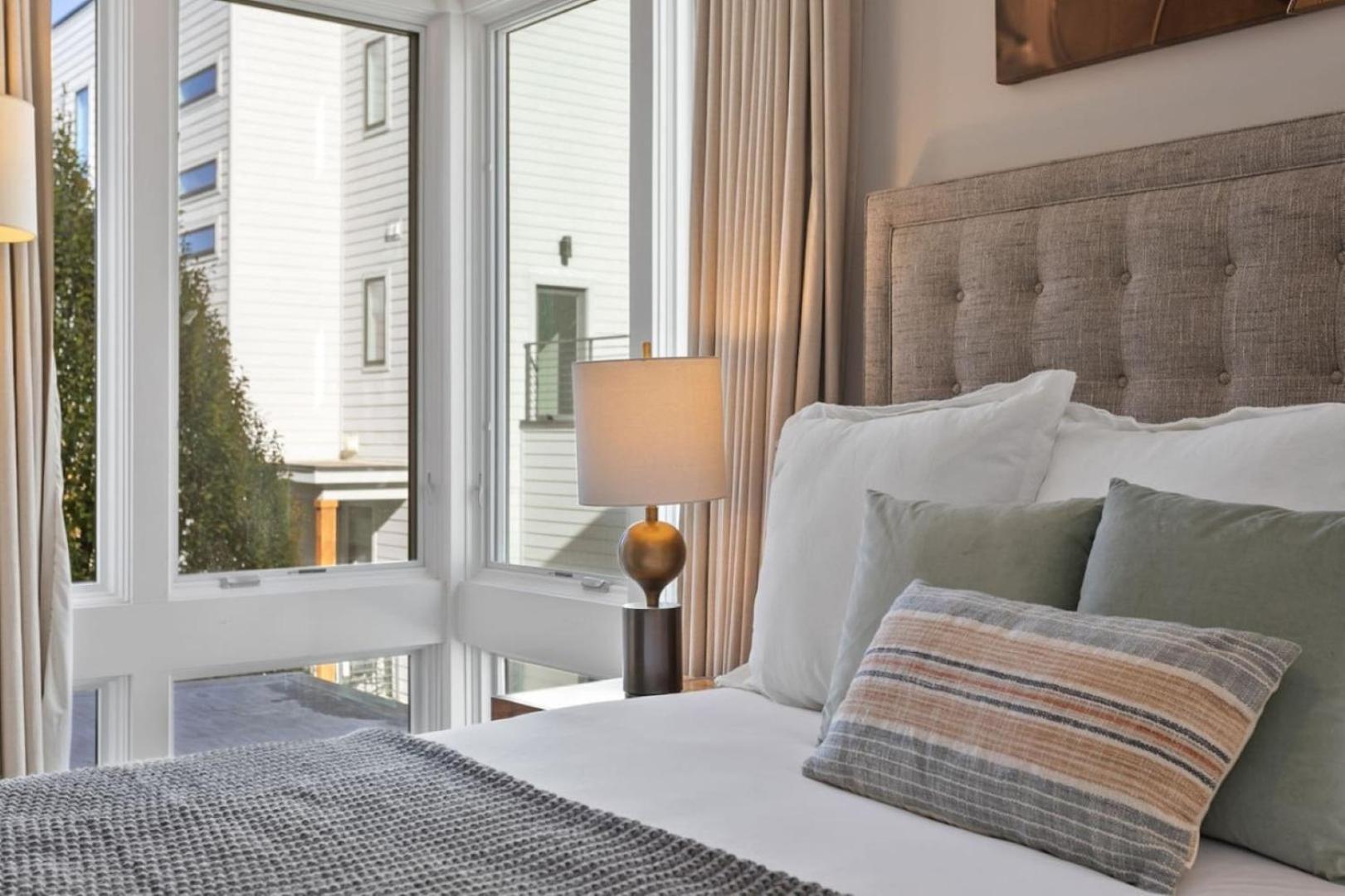 Downtown W Rooftop Deck 4 Bedrooms 3 Baths