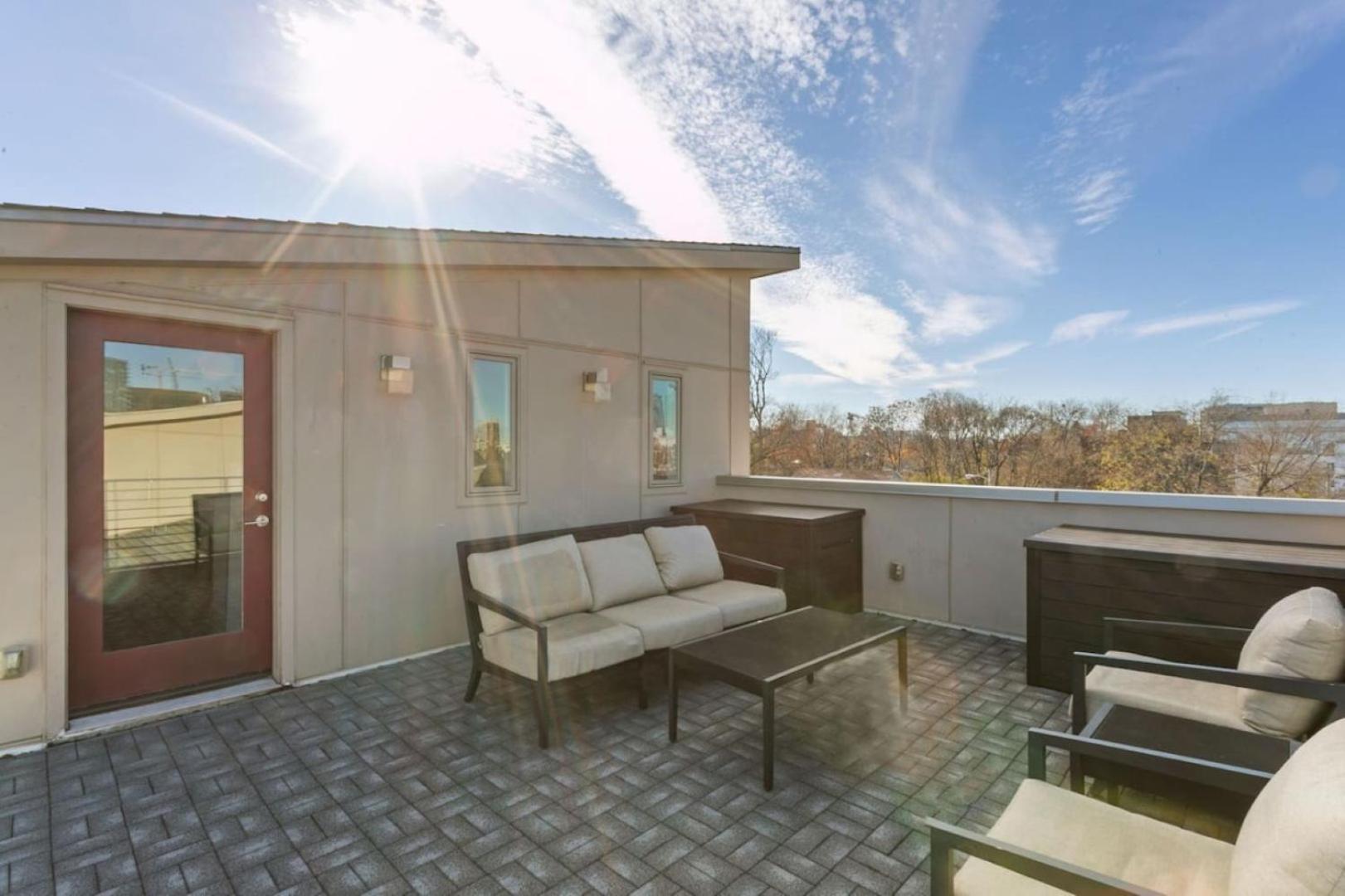 Downtown W Rooftop Deck 4 Bedrooms 3 Baths * Nashville