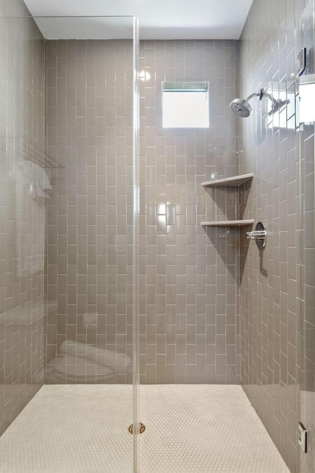 Downtown W Rooftop Deck 4 Bedrooms 3 Baths *