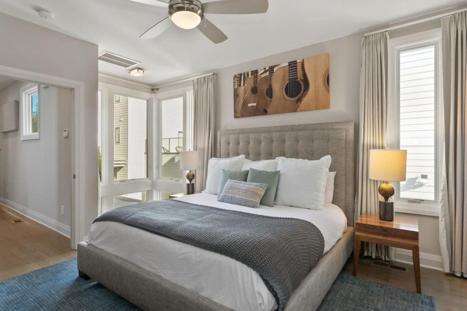 Downtown W Rooftop Deck 4 Bedrooms 3 Baths Holiday home Nashville