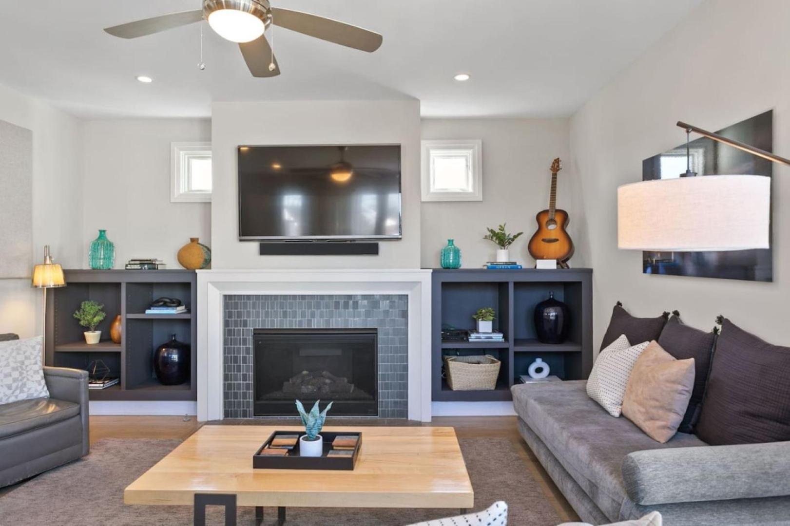 Downtown W Rooftop Deck 4 Bedrooms 3 Baths