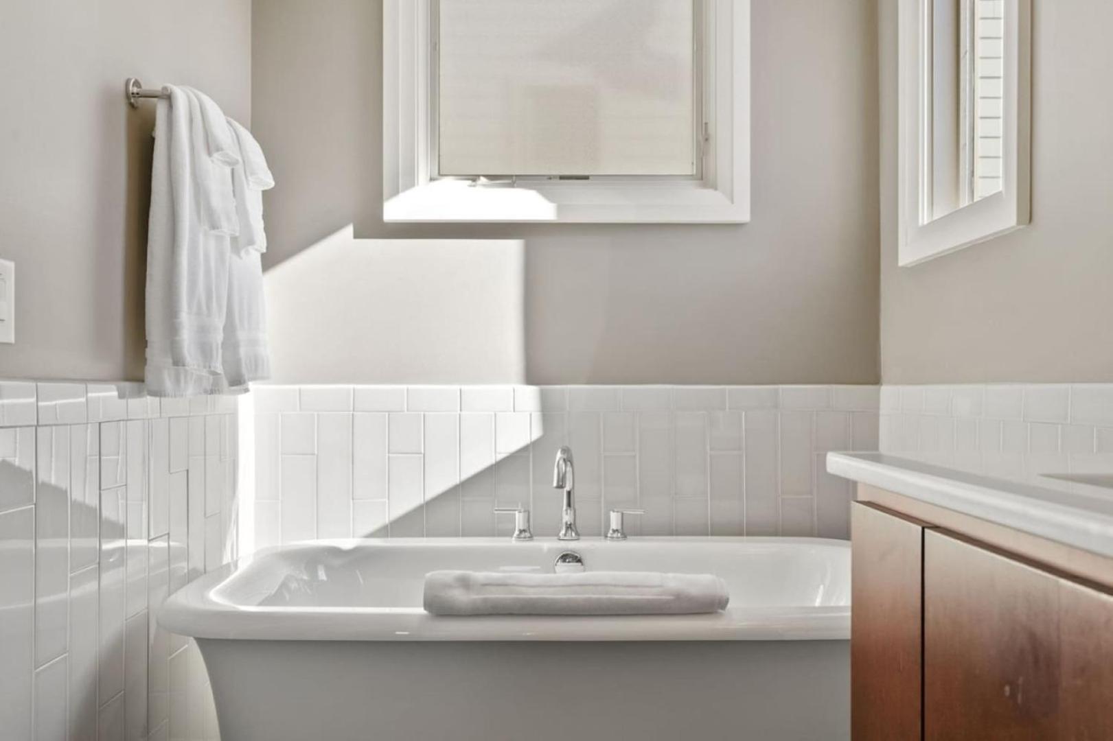 Downtown W Rooftop Deck 4 Bedrooms 3 Baths * Nashville