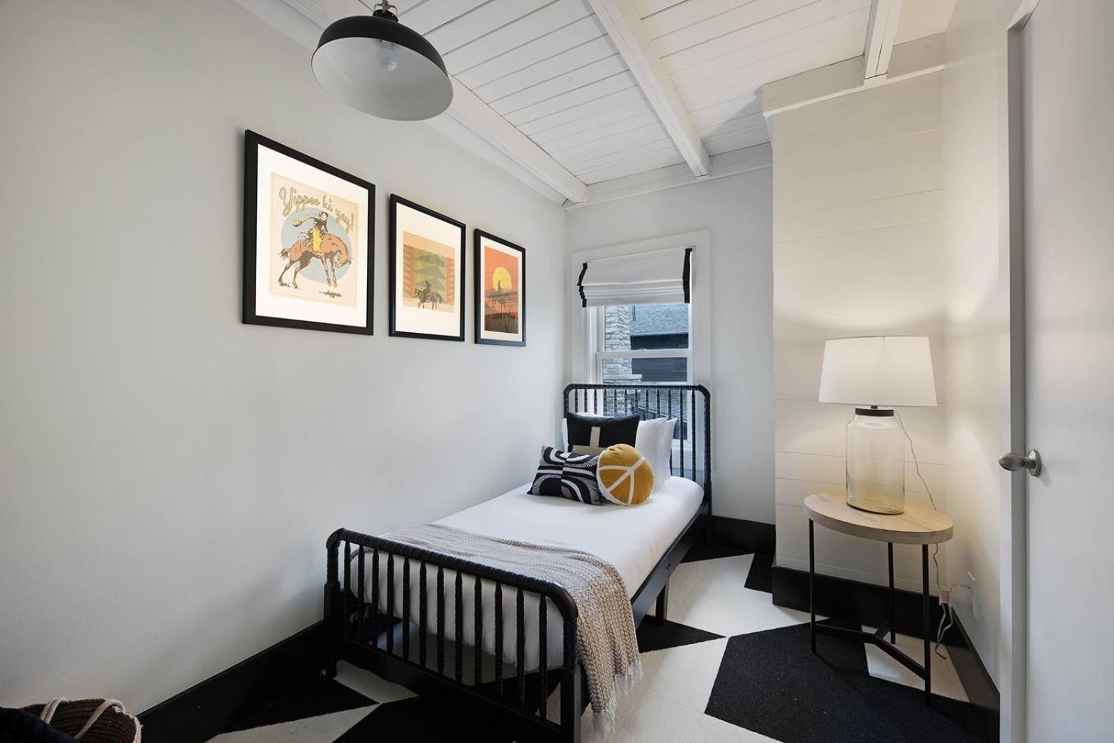 Holiday home The Rambler - Sparkling Pool & Steps To 12 South Nashville