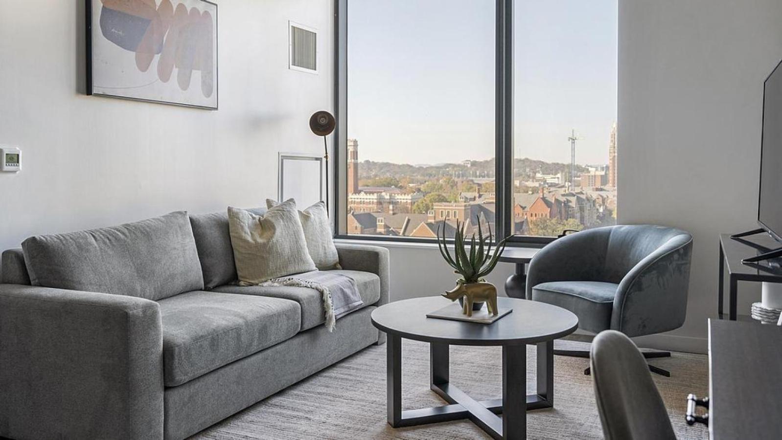 Landing At 2010 West End - 2 Bedrooms In Midtown * Nashville