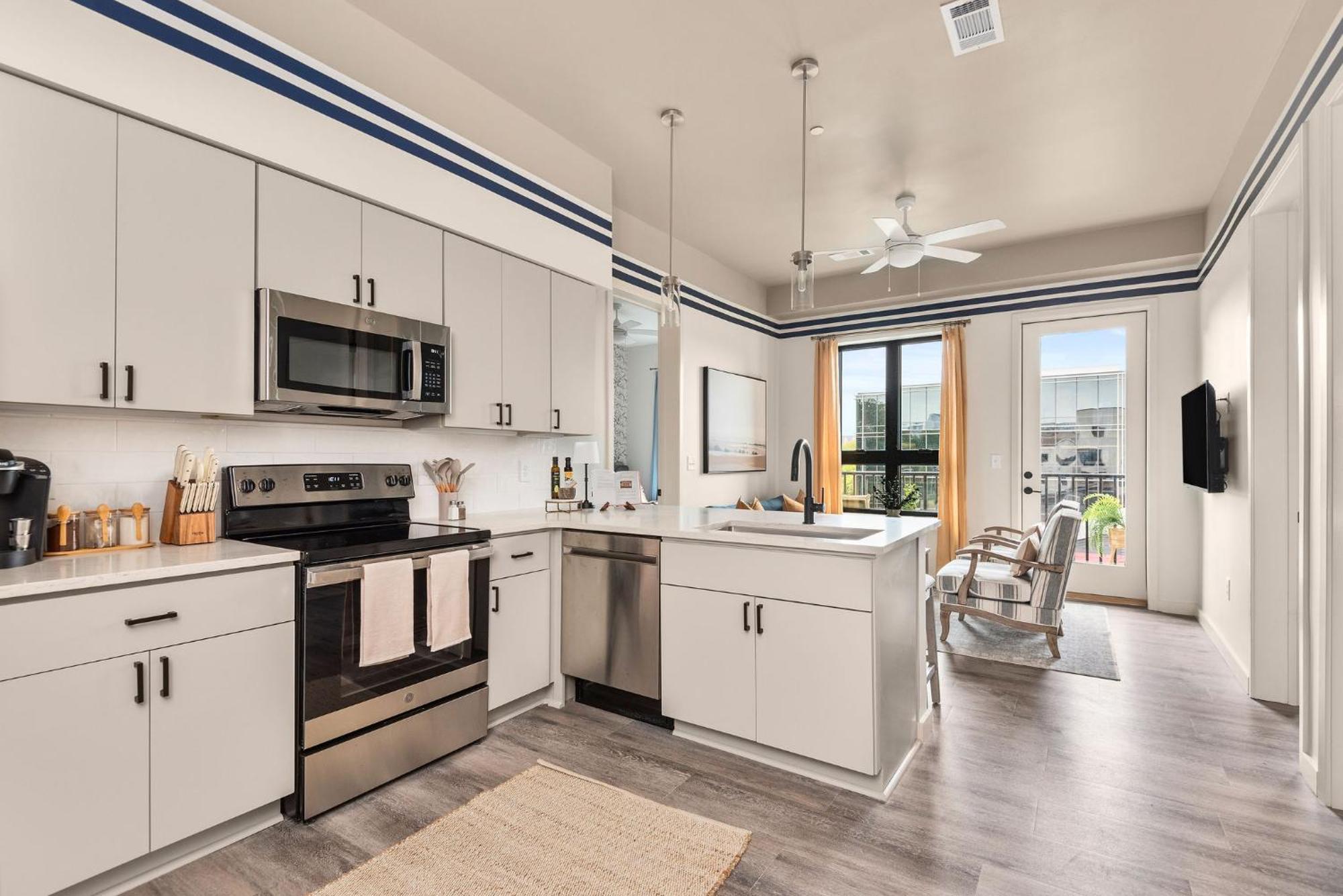 The Crescendo - On Music Row Apartment