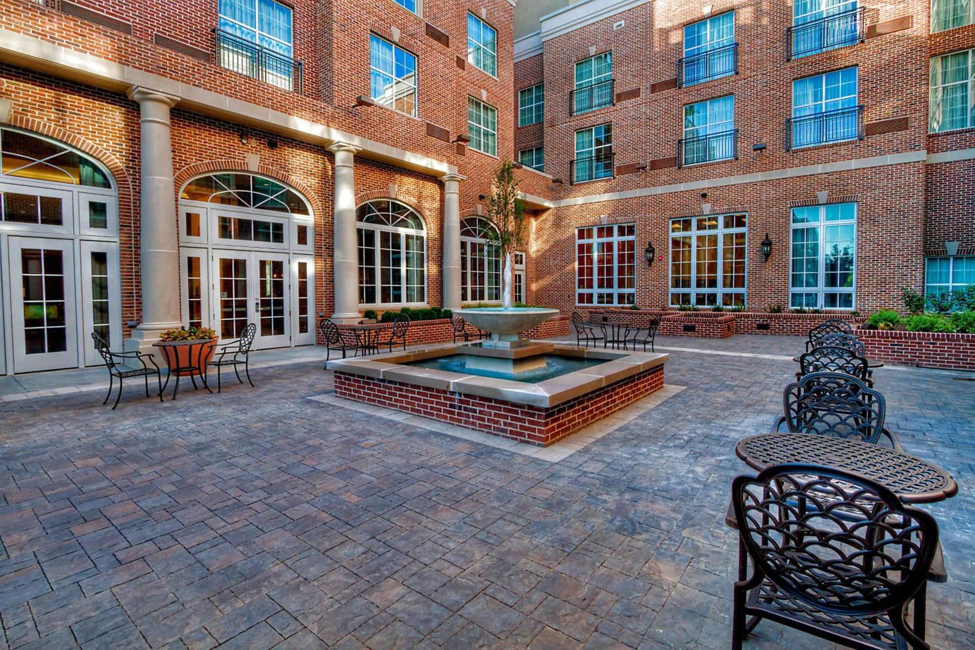 Courtyard By Marriott Hills Hotel Nashville