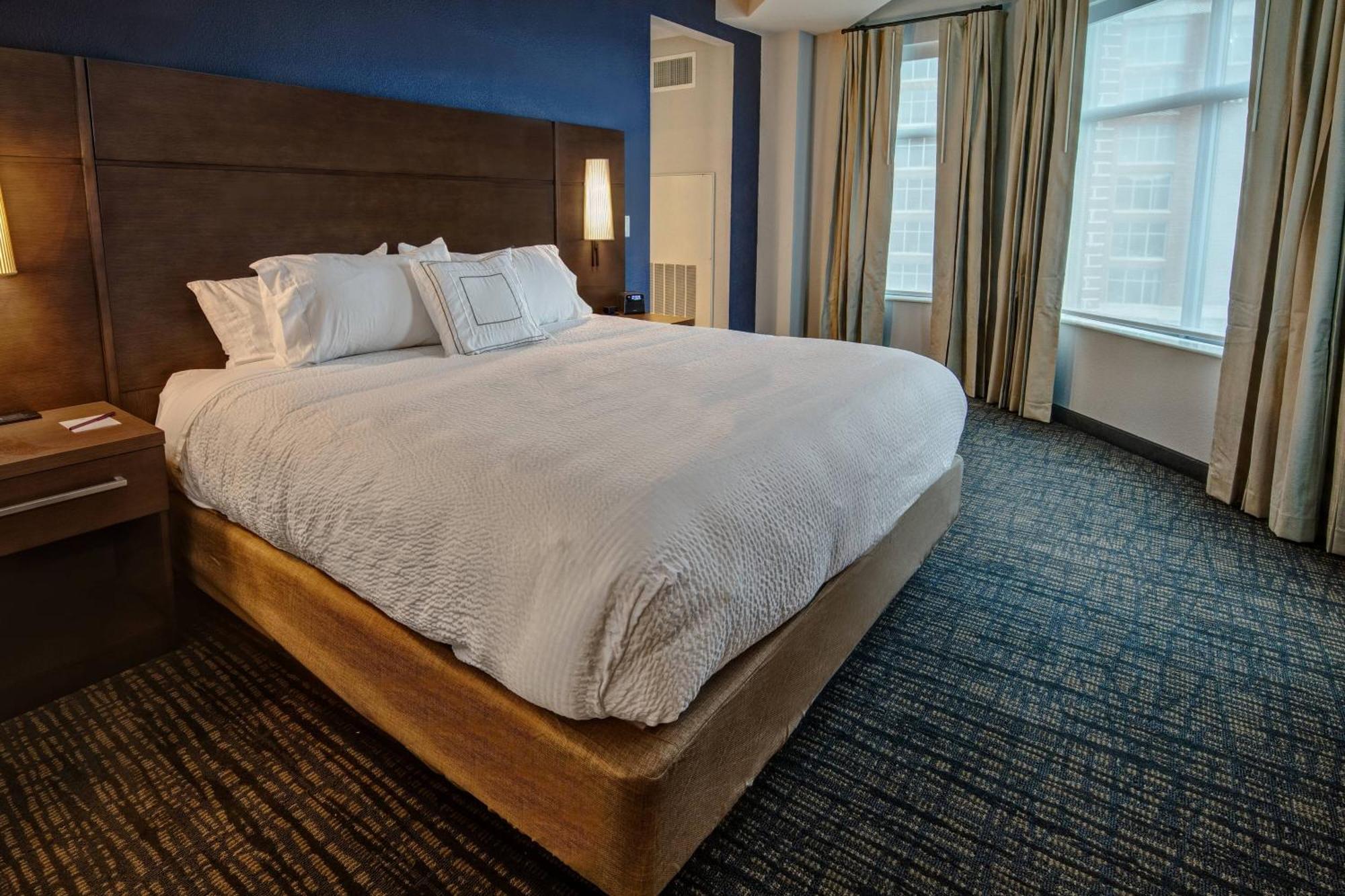 Hotel By Marriott Hills Nashville