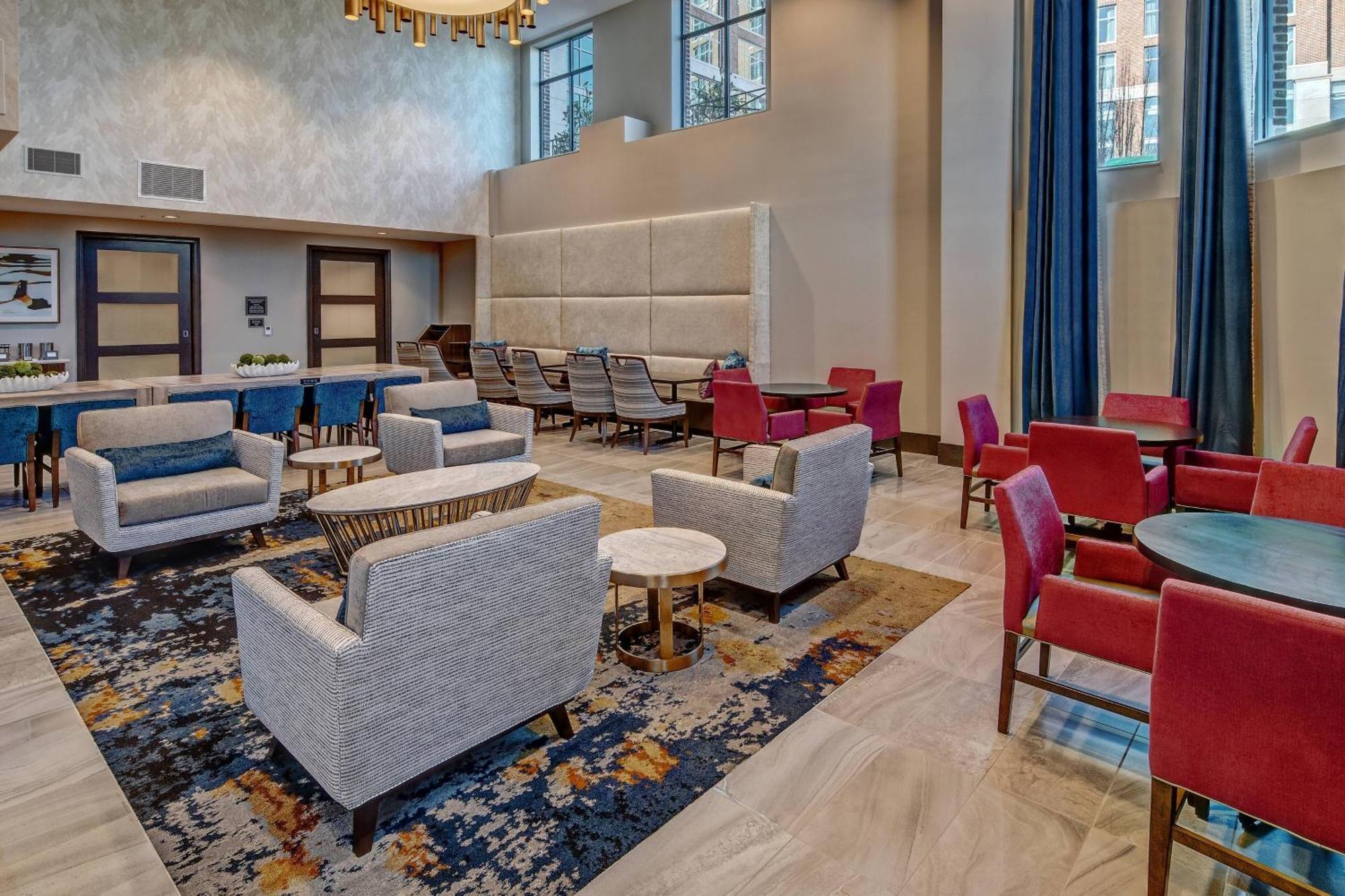 Hotel By Marriott Hills 3*
