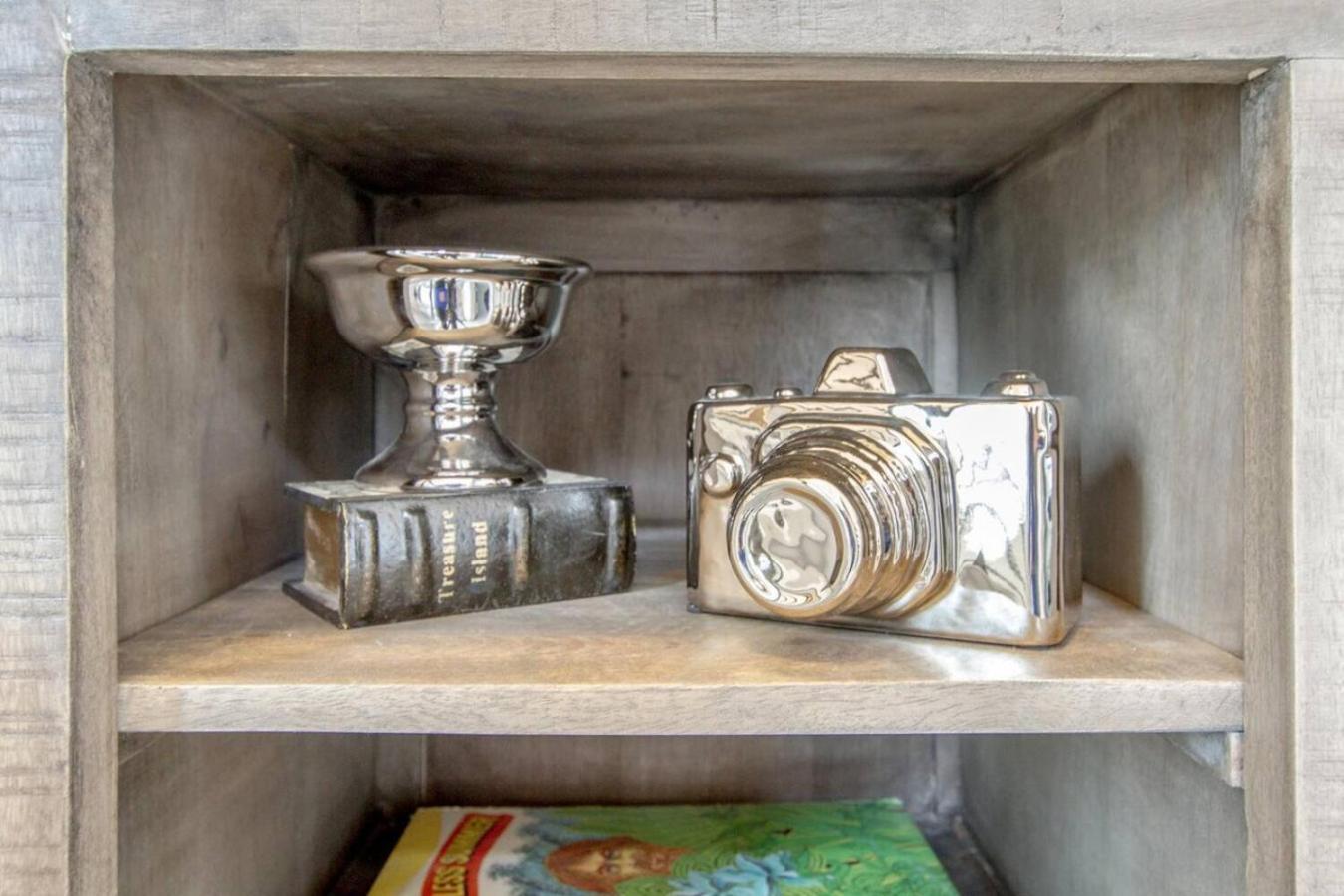 Beautiful West Rooftop Deck Holiday home *