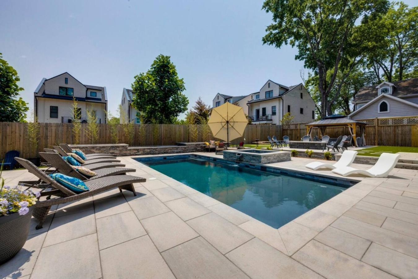 Holiday home Ultimate Luxury Retreat Mega Mansion Pool And *
