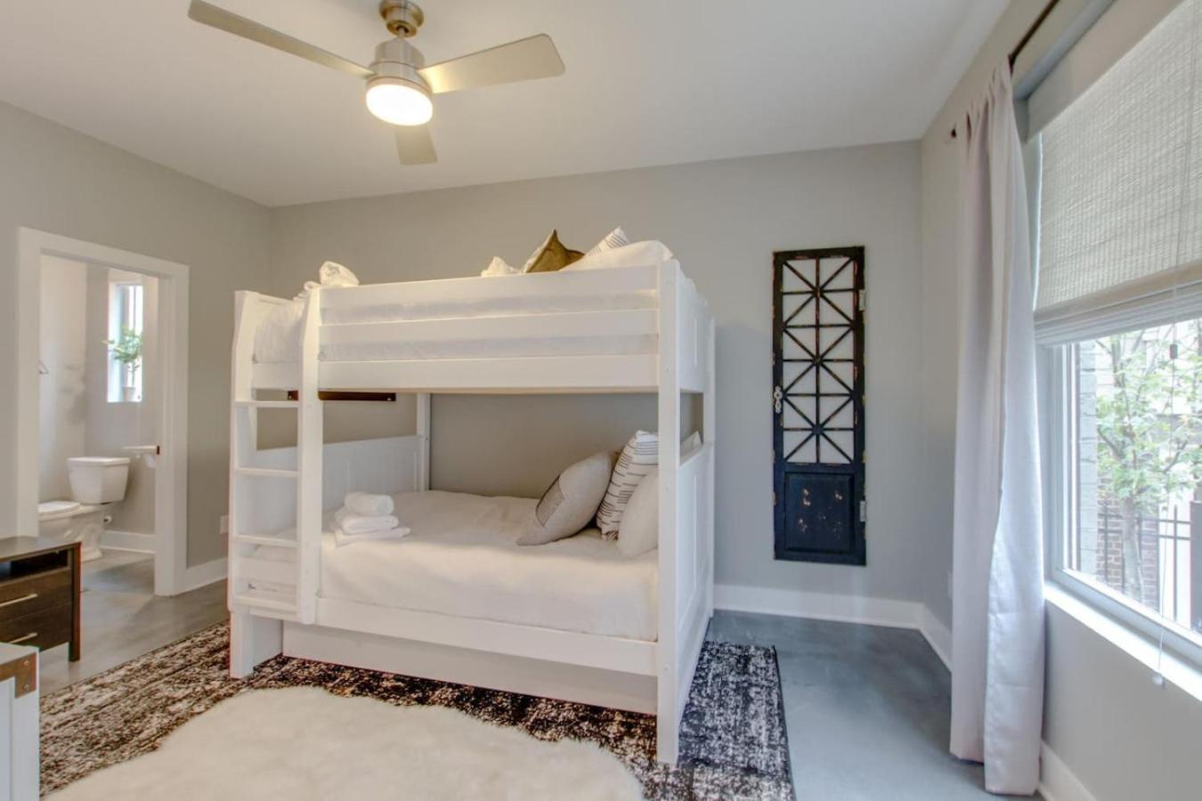 Gulch Mega Super Rooftop Premier Location Holiday home Nashville