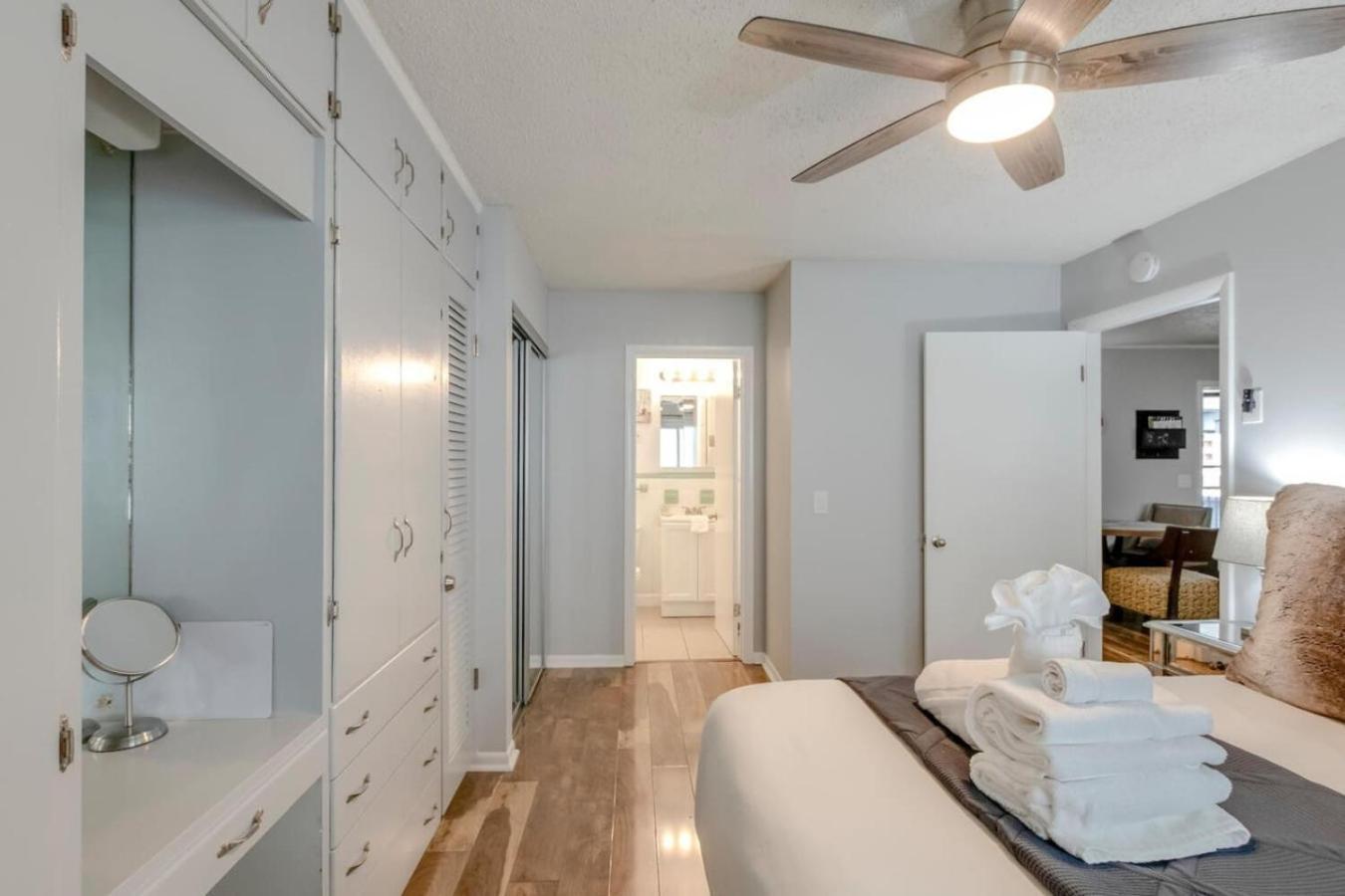 Delightful Charmer With Pool Access Holiday home