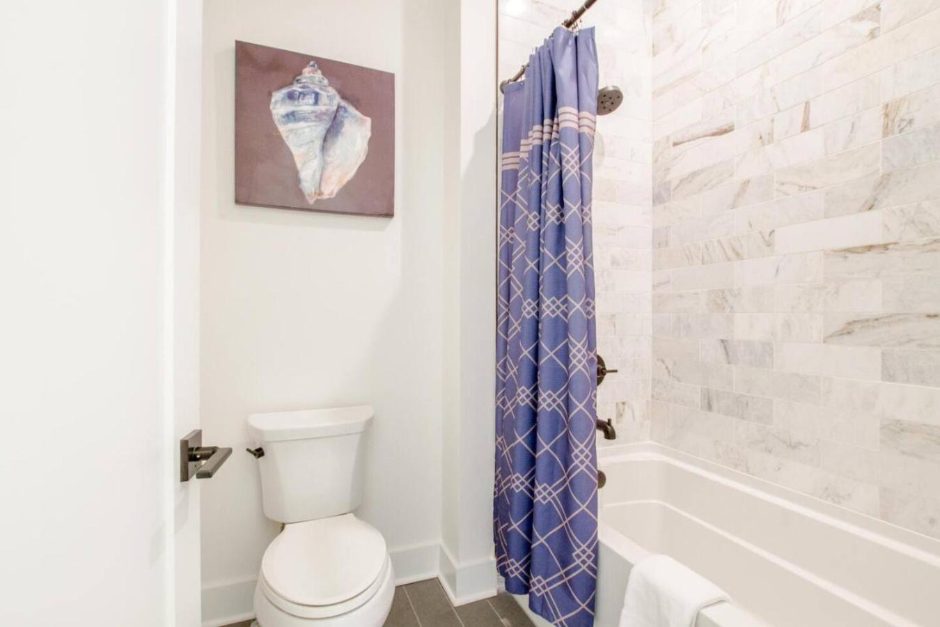 Holiday home Modern Game Table Minutes To Broadway Nashville