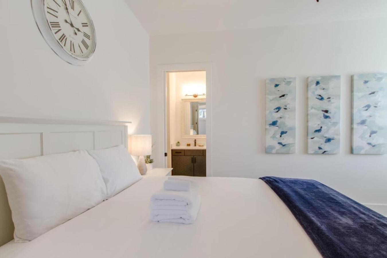 Holiday home Modern Game Table Minutes To Broadway *