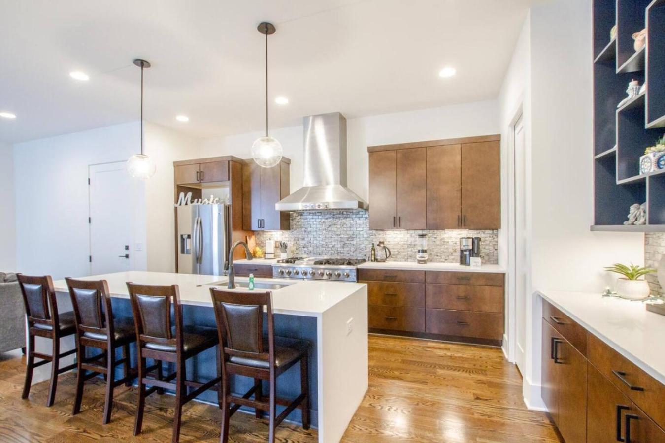 Holiday home Modern Game Table Minutes To Broadway *