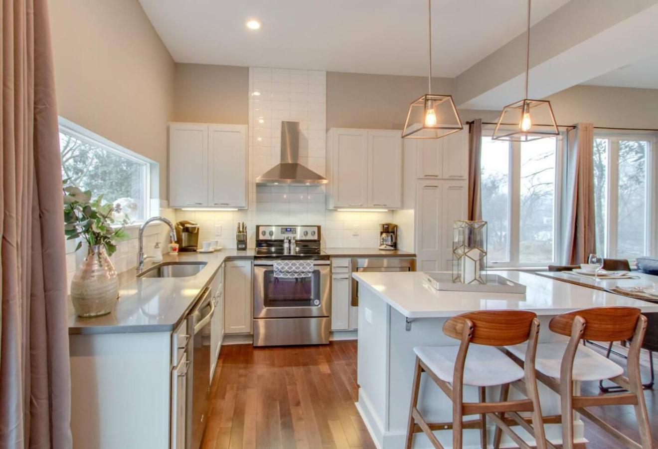 Ultra Modern Pad Minutes To Downtown Comfortable Beds Holiday home Nashville