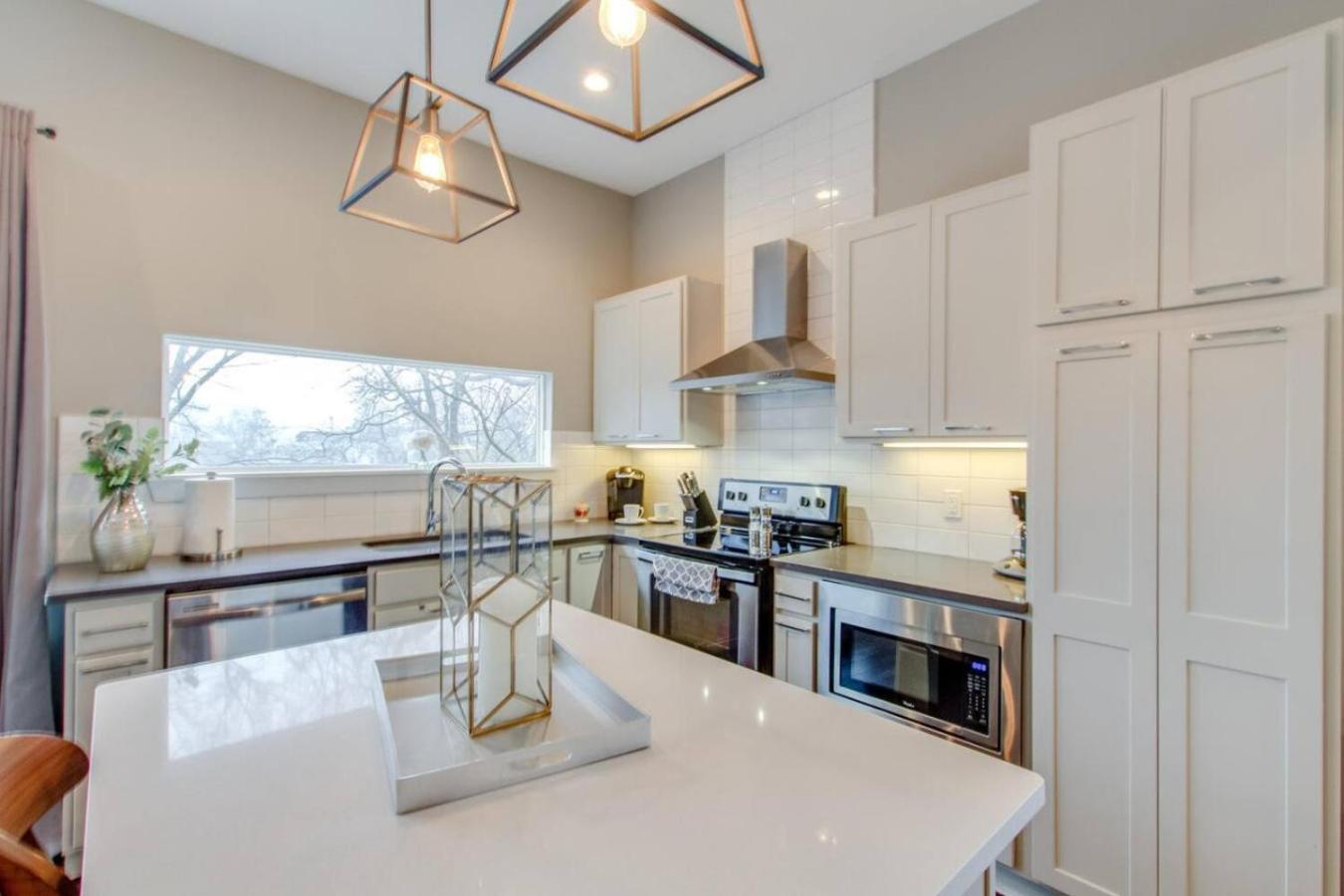 Holiday home Ultra Modern Pad Minutes To Downtown Comfortable Beds Nashville