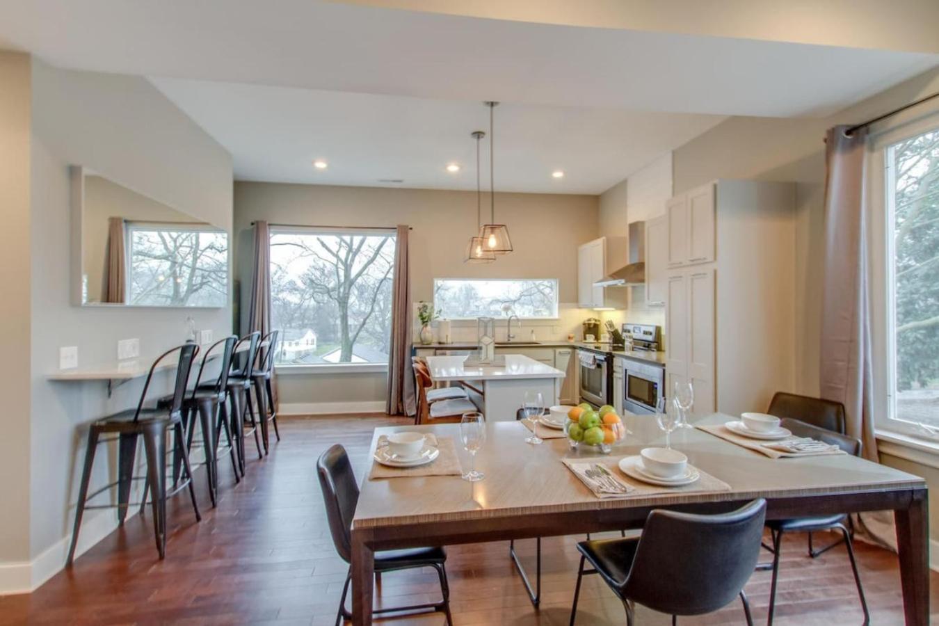 Ultra Modern Pad Minutes To Downtown Comfortable Beds * Nashville