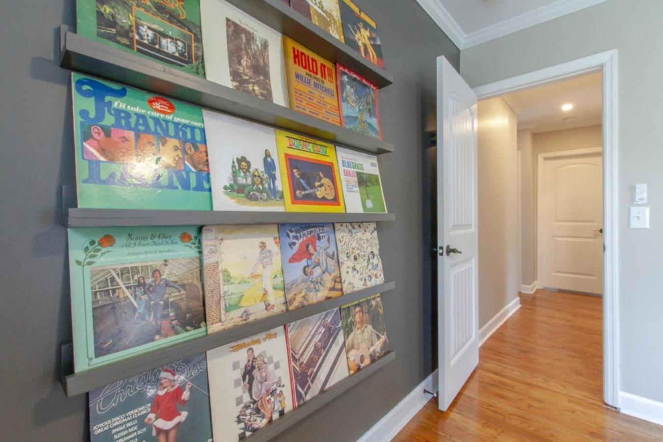 East Retreat Large Pool Outdoor Oasis *