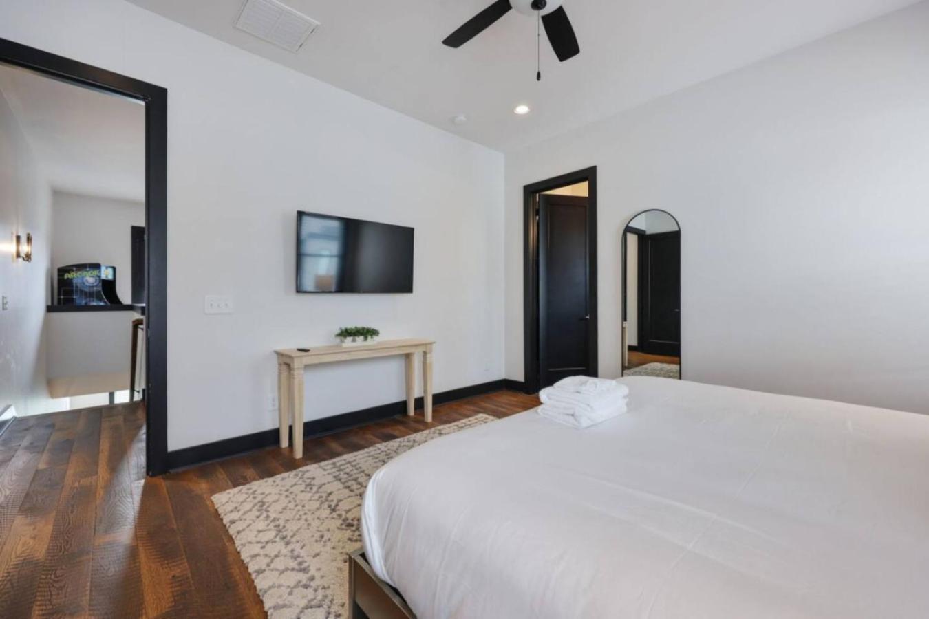 Rustic Elegance Rooftop Deck And Skyline Views Holiday home Nashville