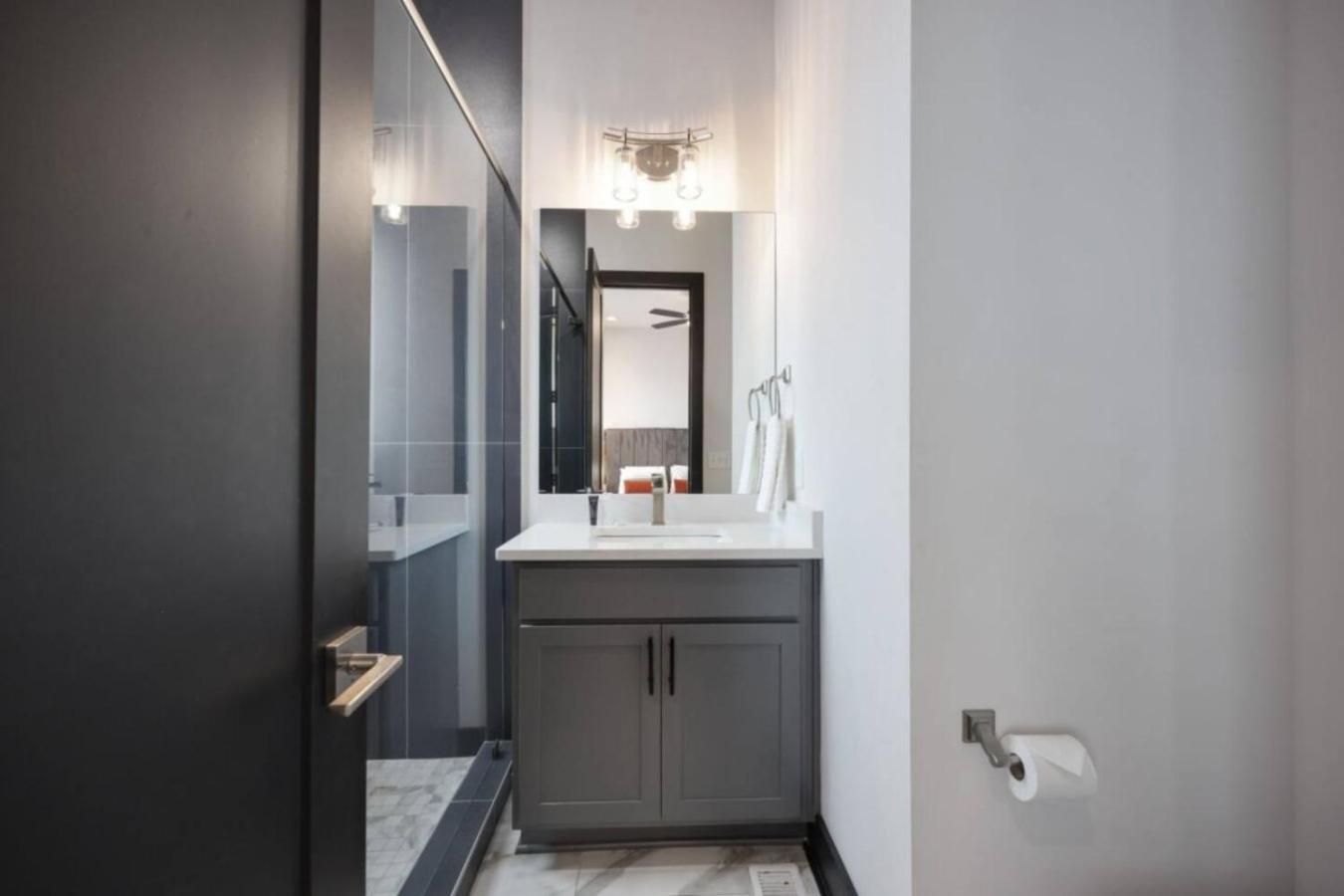 Rustic Elegance Rooftop Deck And Skyline Views