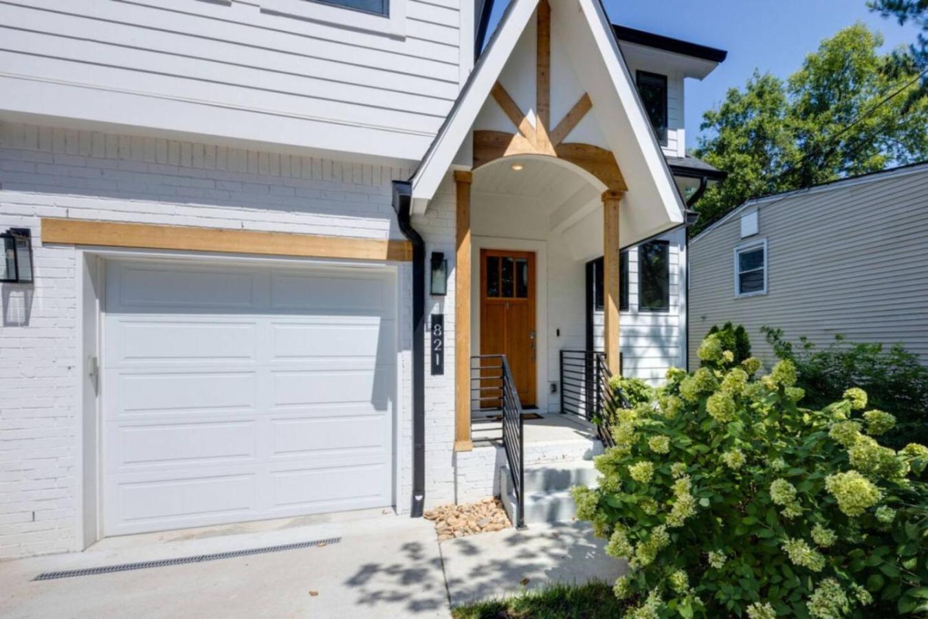 East Bliss Pool And Putt Putt Paradise Nashville