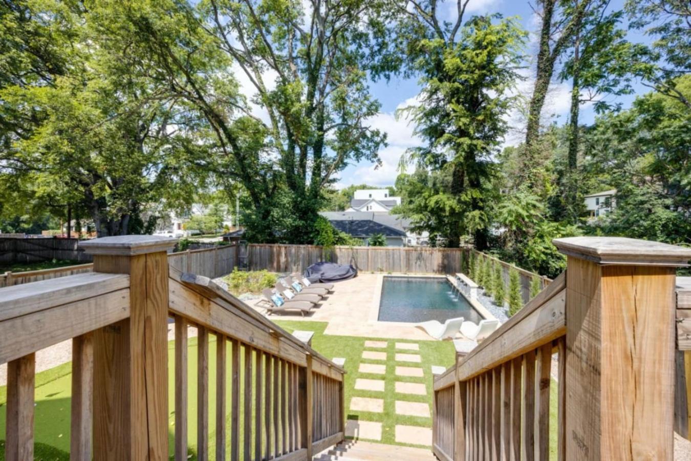 East Bliss Pool And Putt Putt Paradise Nashville