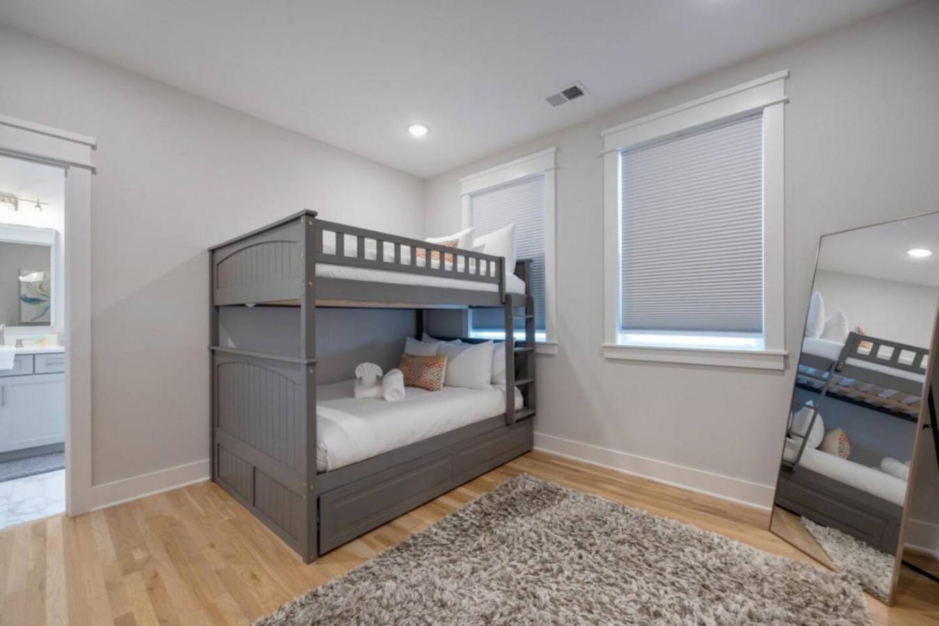 East Bliss Pool And Putt Putt Paradise *