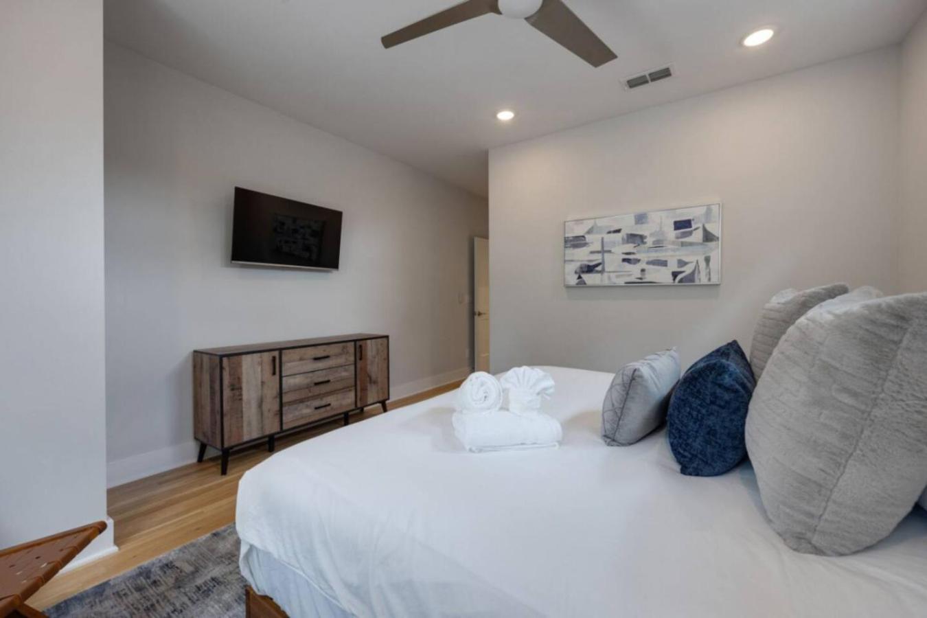 East Bliss Pool And Putt Putt Paradise *