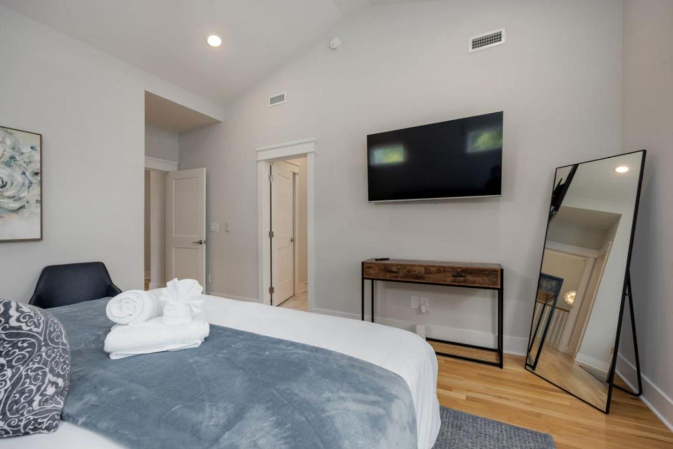 East Bliss Pool And Putt Putt Paradise