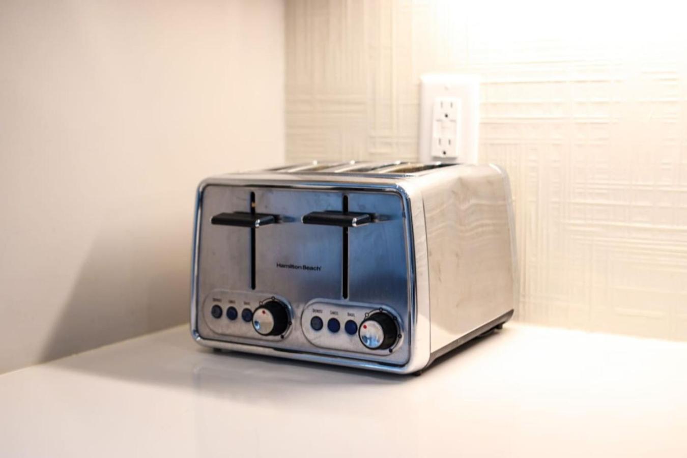 Metro Charm - Rooftop Lounge - Hot Tub Holiday home