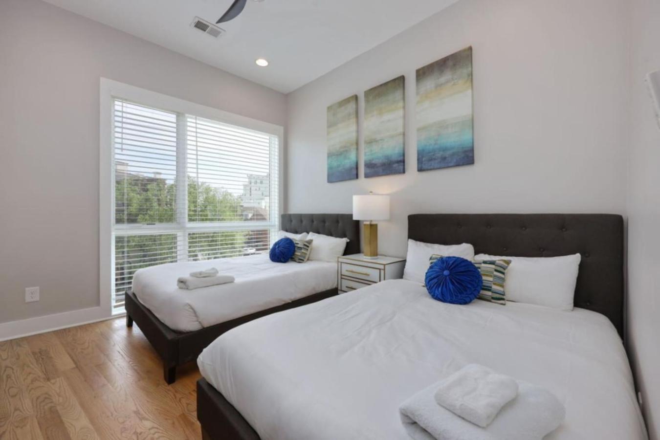 Holiday home Metro Charm - Rooftop Lounge - Hot Tub *