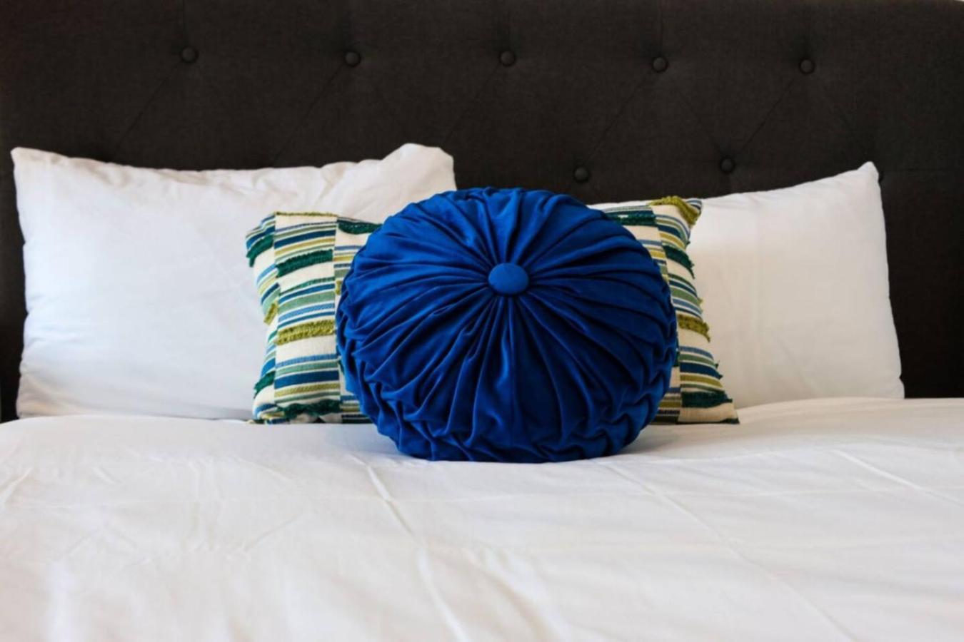 Metro Charm - Rooftop Lounge - Hot Tub Holiday home