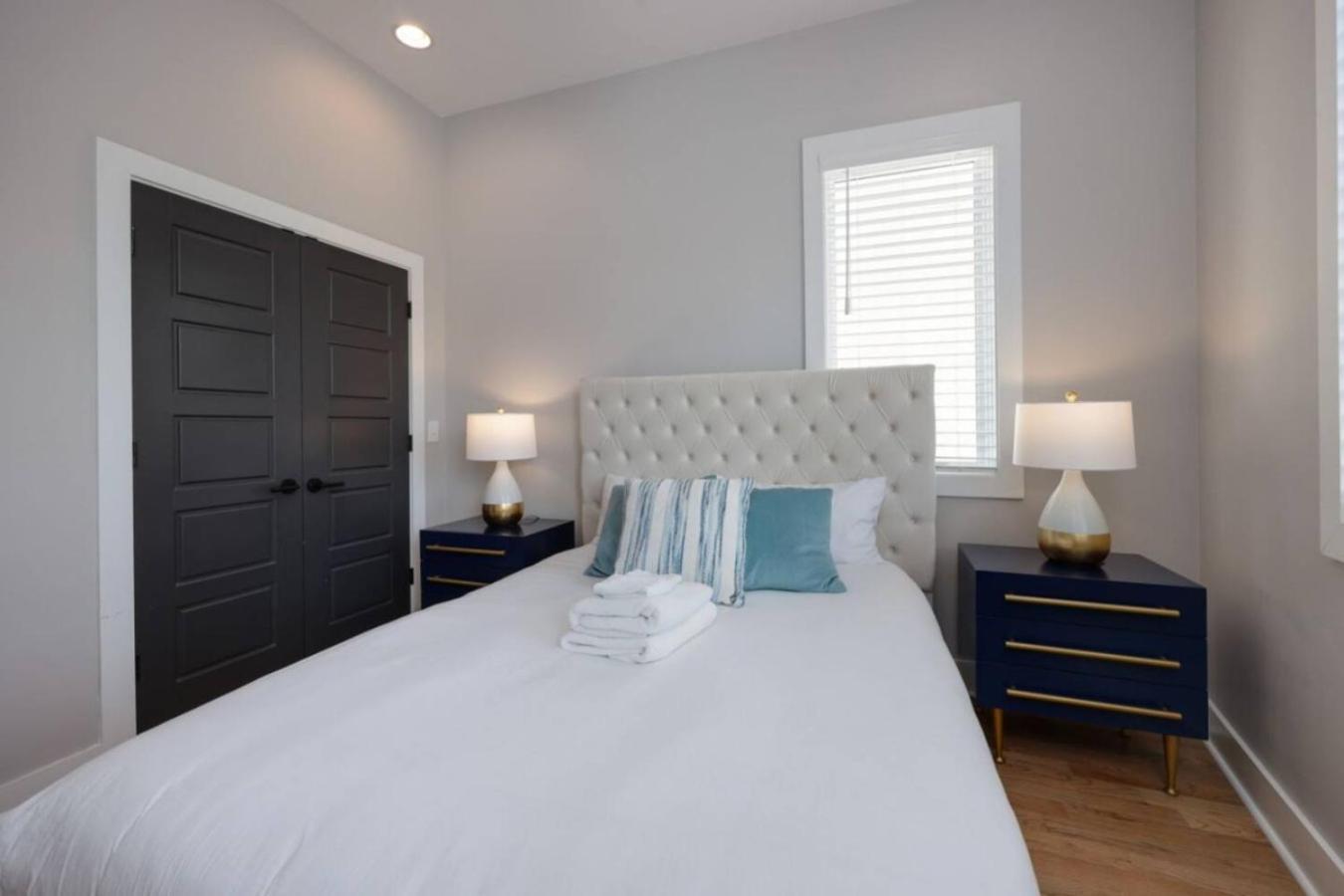 Metro Charm - Rooftop Lounge - Hot Tub