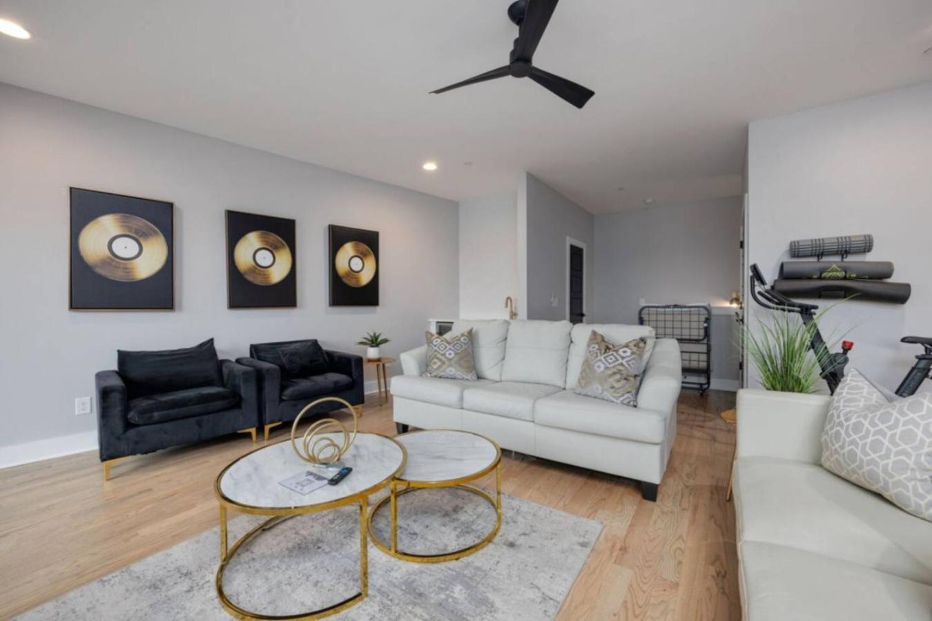 Metro Charm - Rooftop Lounge - Hot Tub Holiday home Nashville