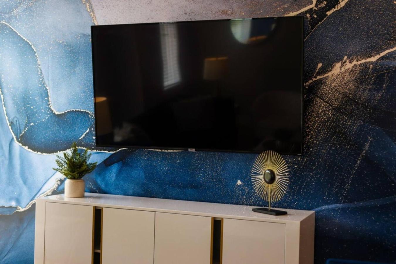 Metro Charm - Rooftop Lounge - Hot Tub * Nashville