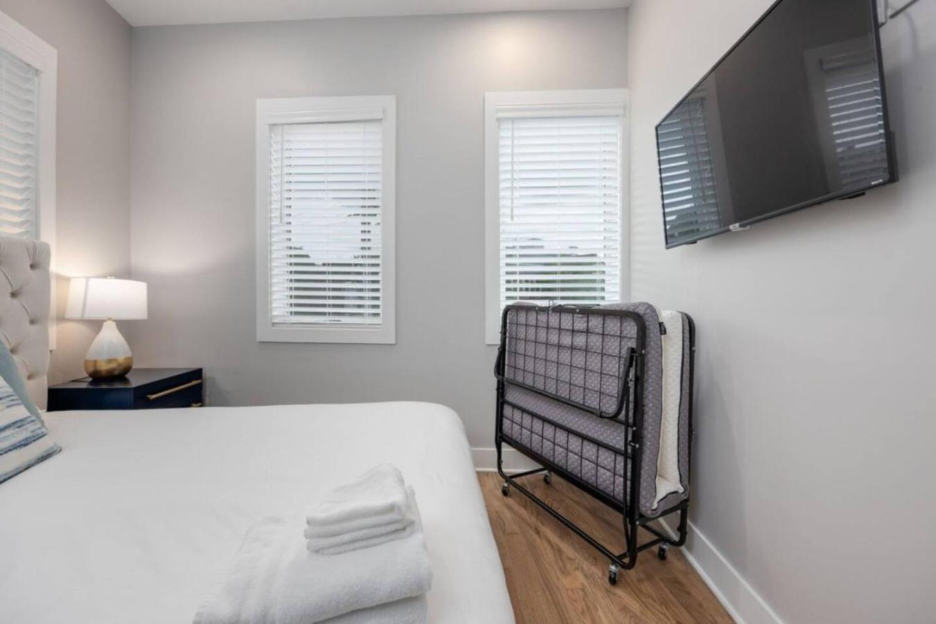 Metro Charm - Rooftop Lounge - Hot Tub