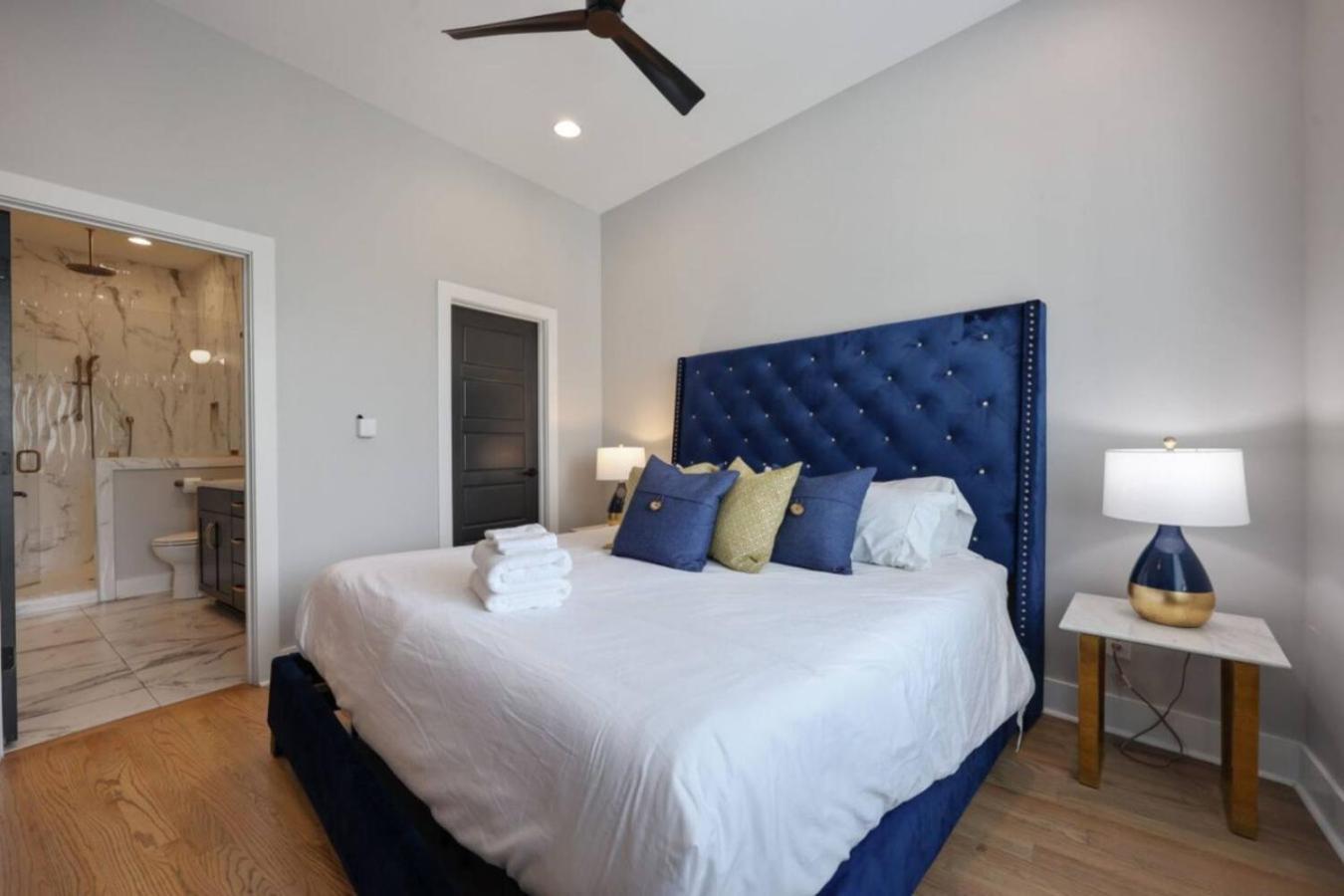 Holiday home Metro Charm - Rooftop Lounge - Hot Tub