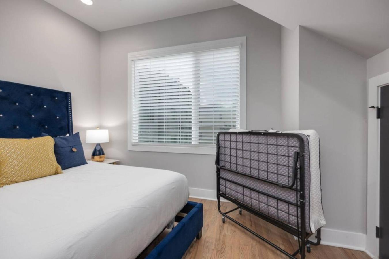 Metro Charm - Rooftop Lounge - Hot Tub *