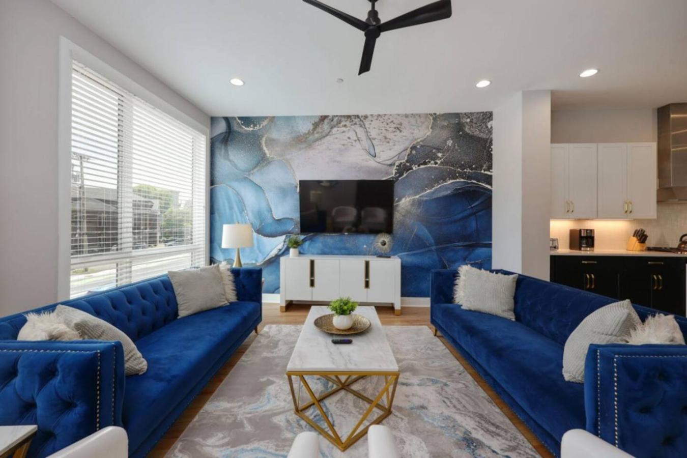 Holiday home Metro Charm - Rooftop Lounge - Hot Tub