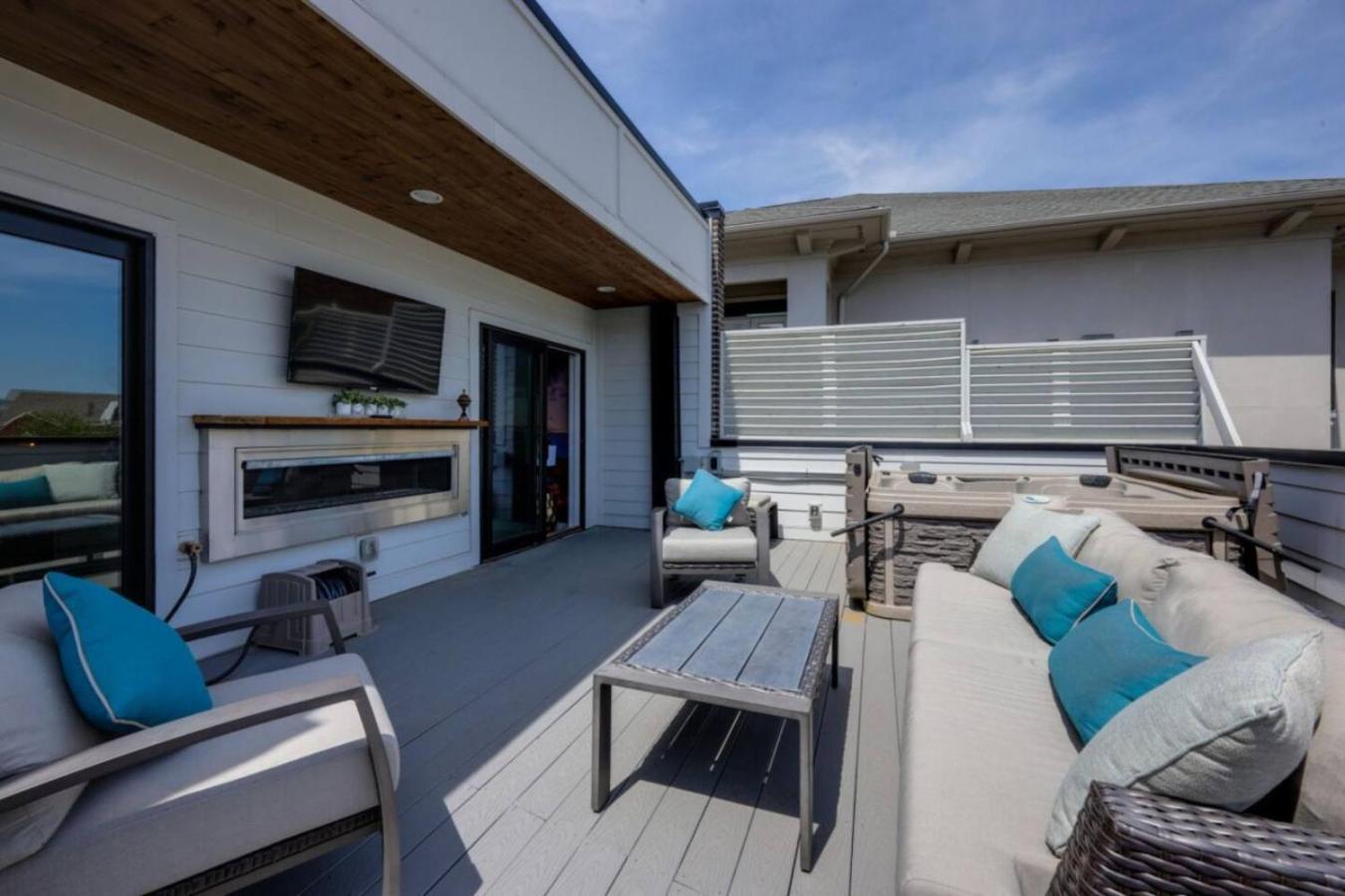 Metro Charm - Rooftop Lounge - Hot Tub Nashville