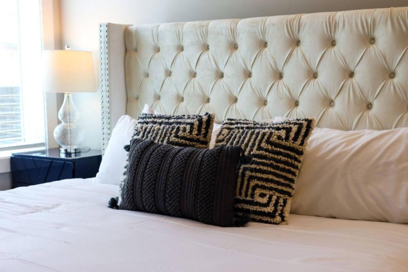 Metro Charm - Rooftop Lounge - Hot Tub Holiday home Nashville