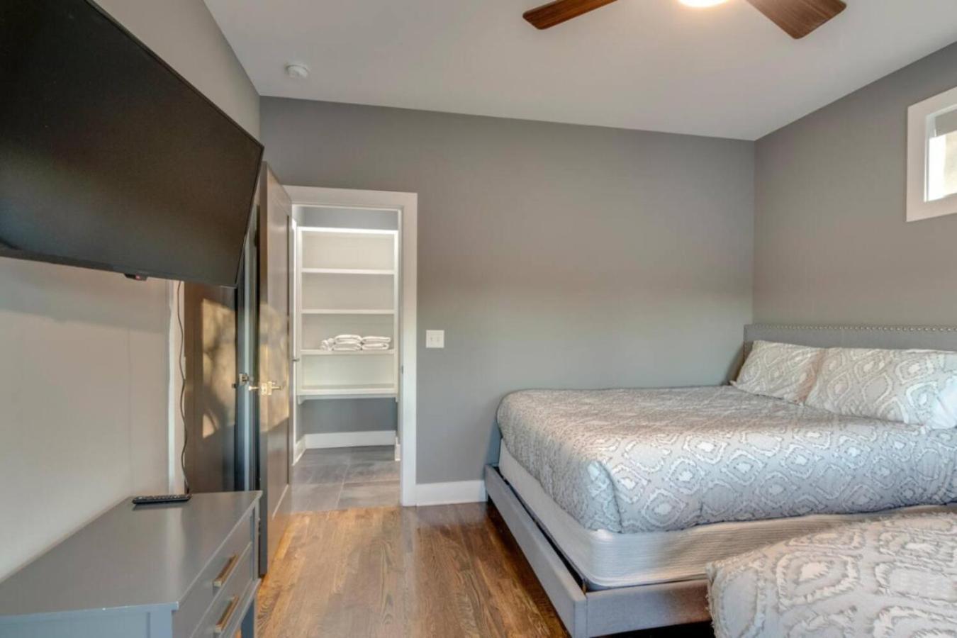 Spacious And Modern 2 Rooftops Stage Games And Holiday home *