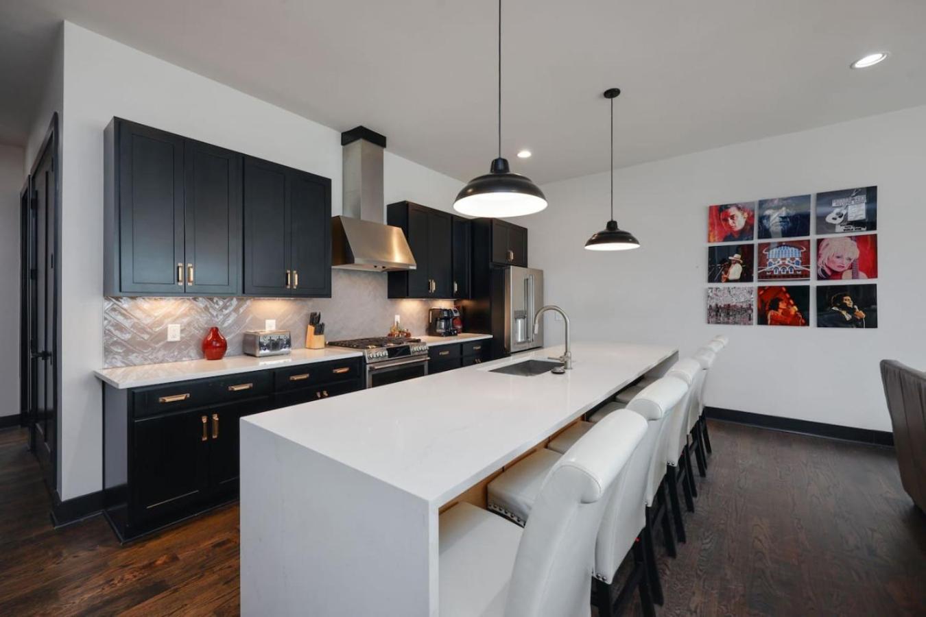Holiday home Two Townhomes- Rooftop Lounge- Hot Tub- Views Nashville
