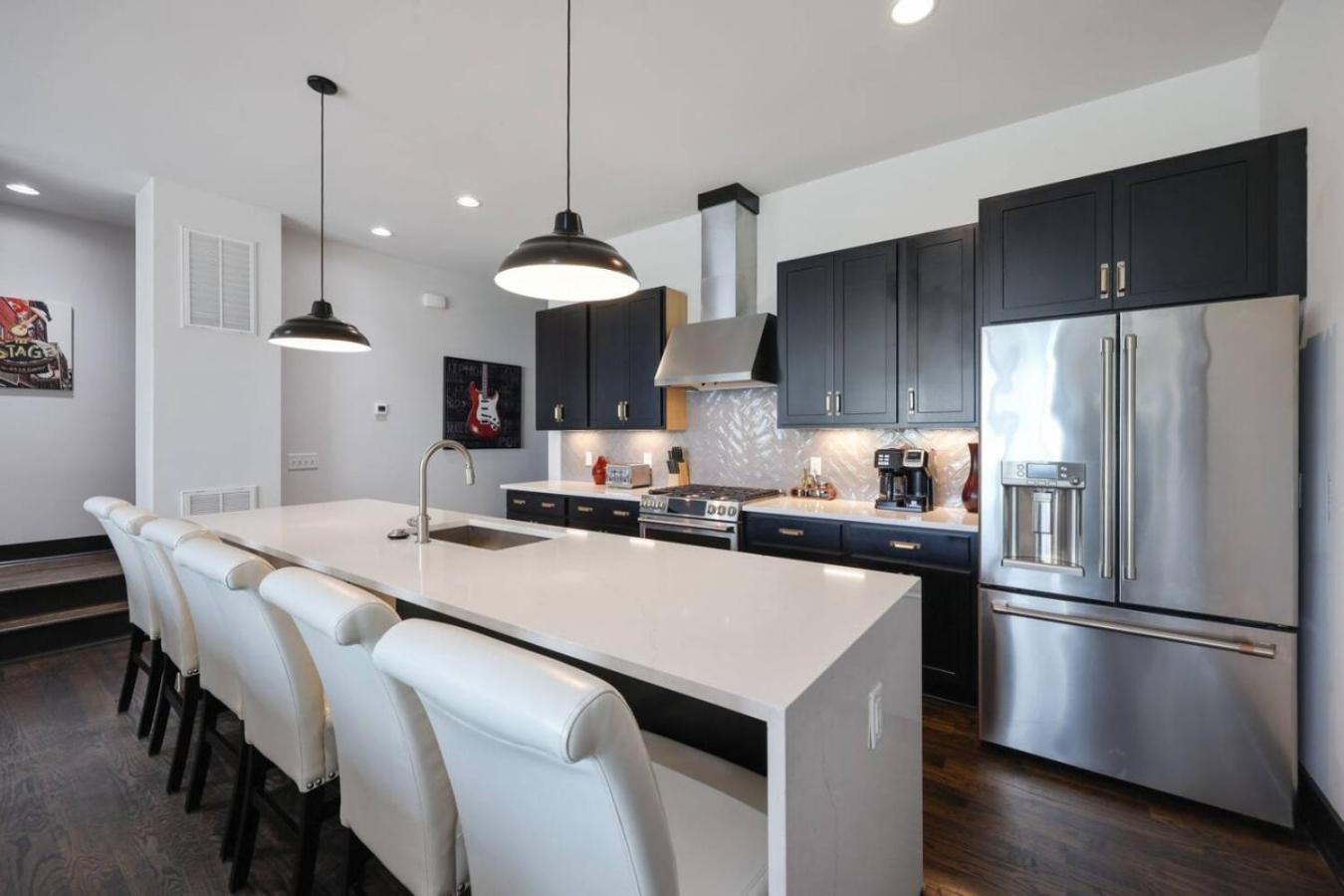 Two Townhomes- Rooftop Lounge- Hot Tub- Views