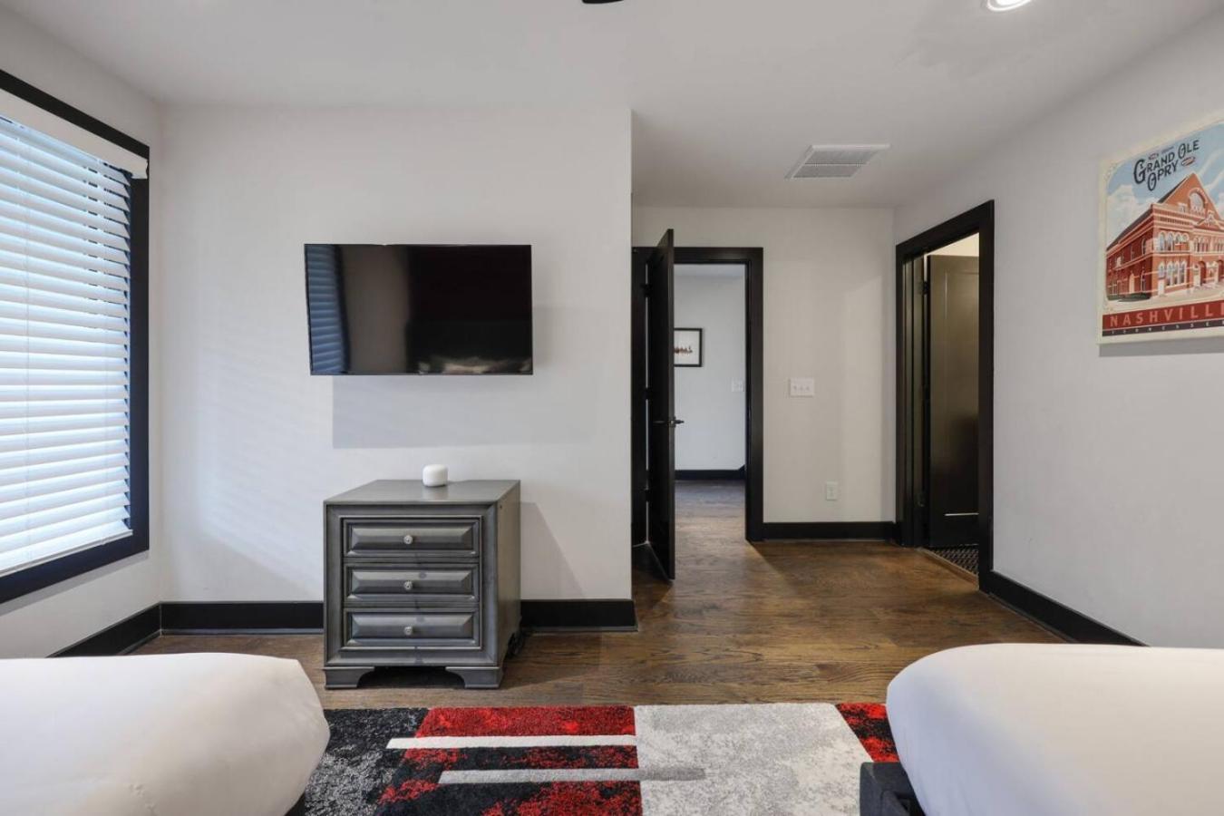 Two Townhomes- Rooftop Lounge- Hot Tub- Views