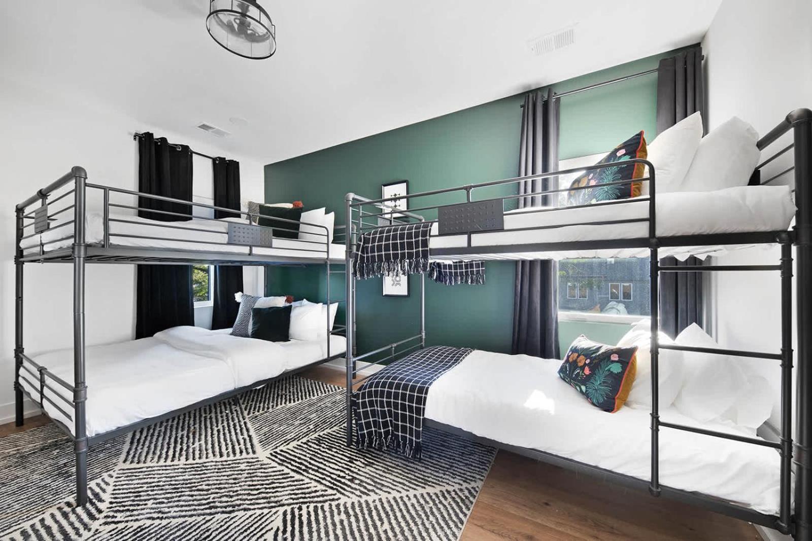 Holiday home The Jackson House - 1 Mile To Broadway!