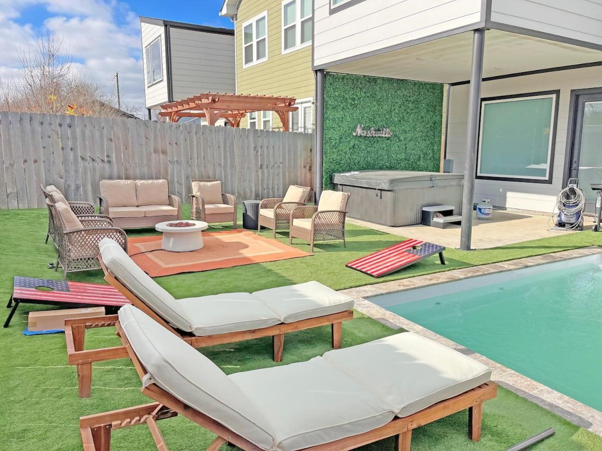 Holiday home Private Heated Pool, Hot Tub-minutes From Broadway Nashville