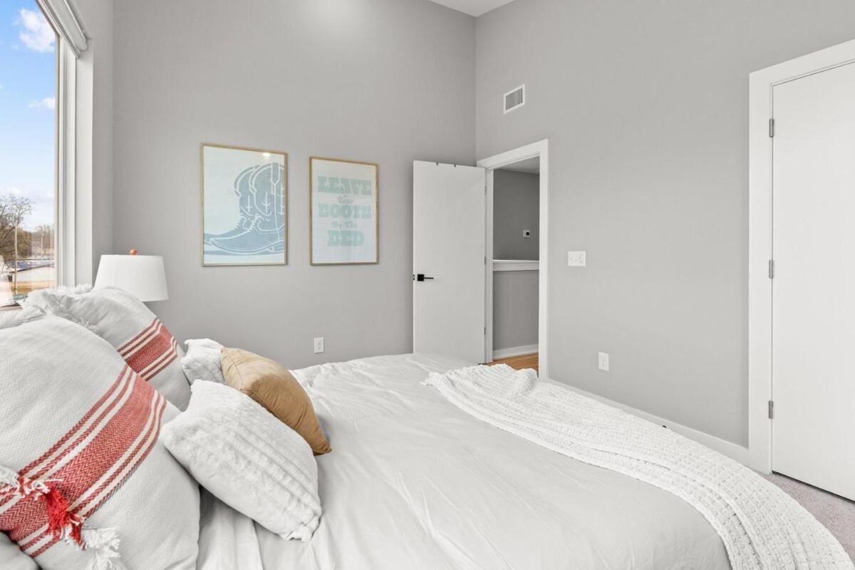 Holiday home Private Heated Pool, Hot Tub-minutes From Broadway *