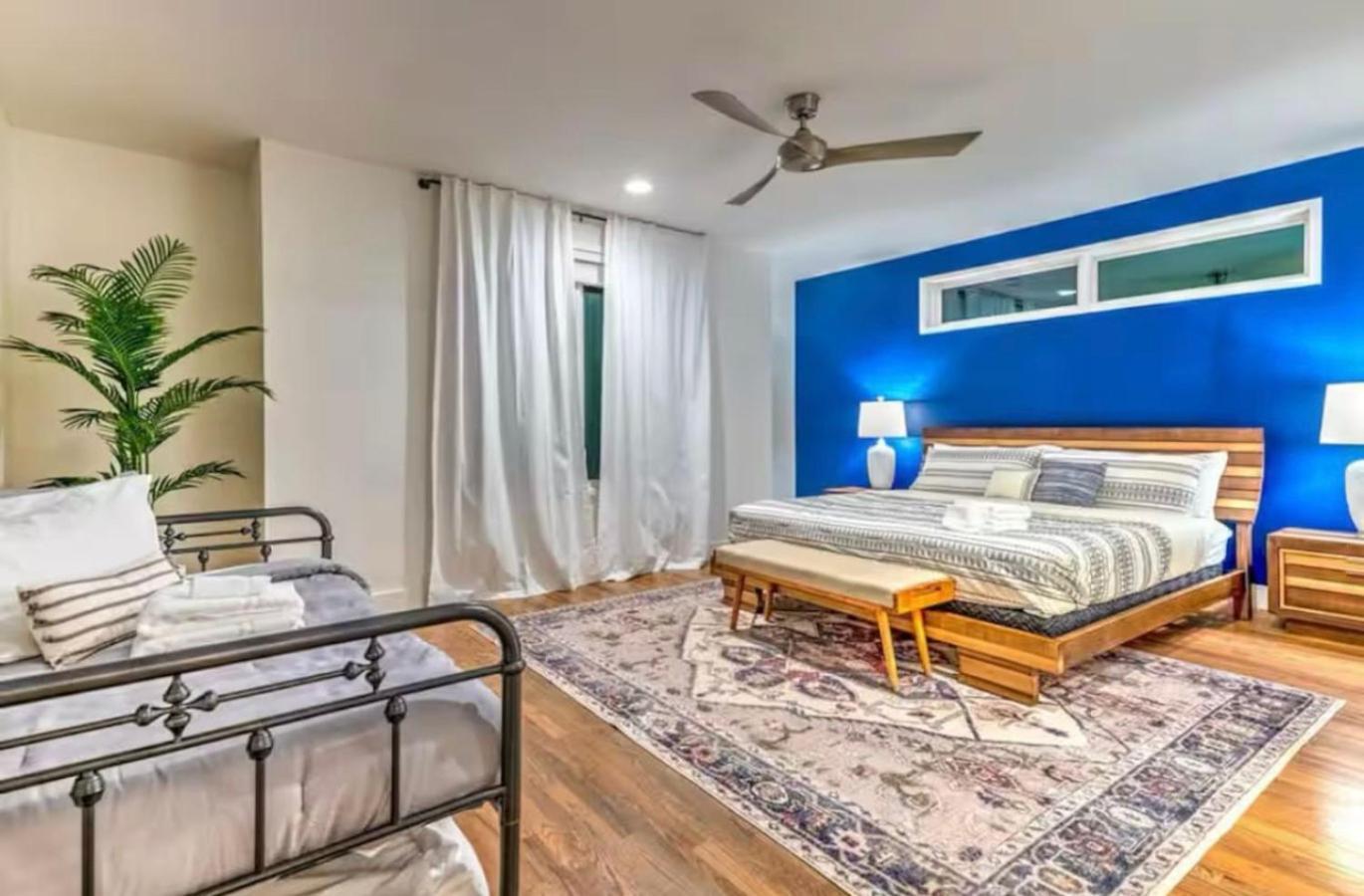 Holiday home New 4bdrm House With Views, Pool Table, 5min To Downtown! Sleeps 22! Nashville